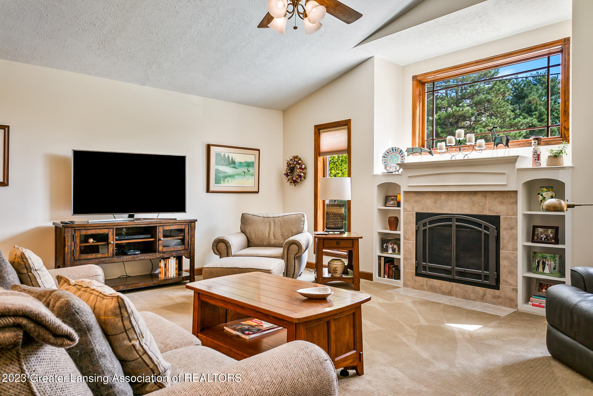 85 Damon Road Haslett, MI 48840 - Photo 16 of 92 great room3