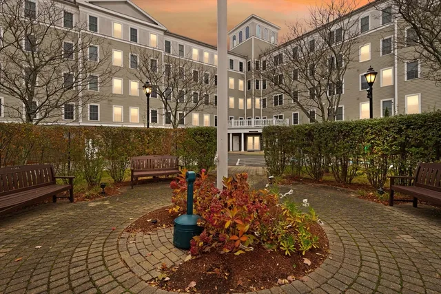 $479,000 | 8 Crowninshield Street, Unit 111, Peabody, MA 01960