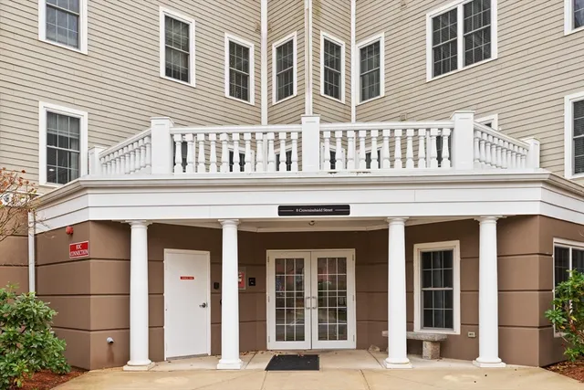 $479,000 | 8 Crowninshield Street, Unit 111, Peabody, MA 01960