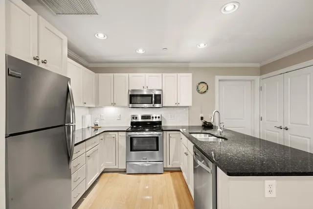 $479,000 | 8 Crowninshield Street, Unit 111, Peabody, MA 01960