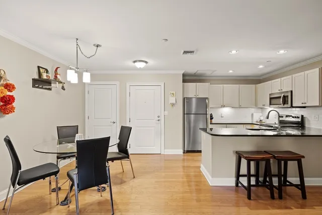 $479,000 | 8 Crowninshield Street, Unit 111, Peabody, MA 01960
