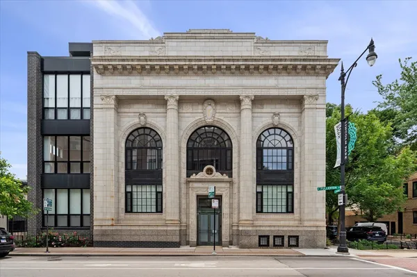$1,699,000 | 1425 West Fullerton Avenue, Unit 2N, Chicago, IL 60614