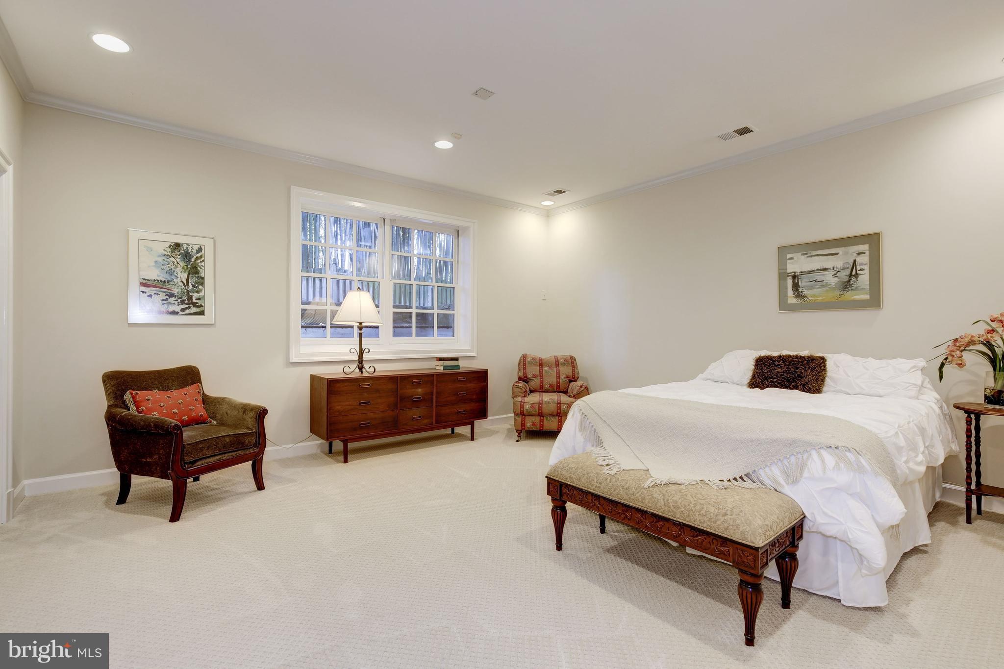 6710 Greentree Road Bethesda, MD 20817 - Photo 37 of 44 Fabulous lower level bedroom w/bath