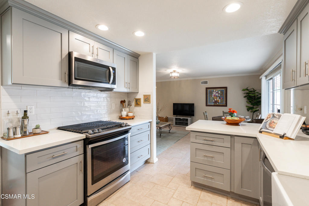 2362 Medina Avenue Simi Valley, CA 93063 - Photo 12 of 47