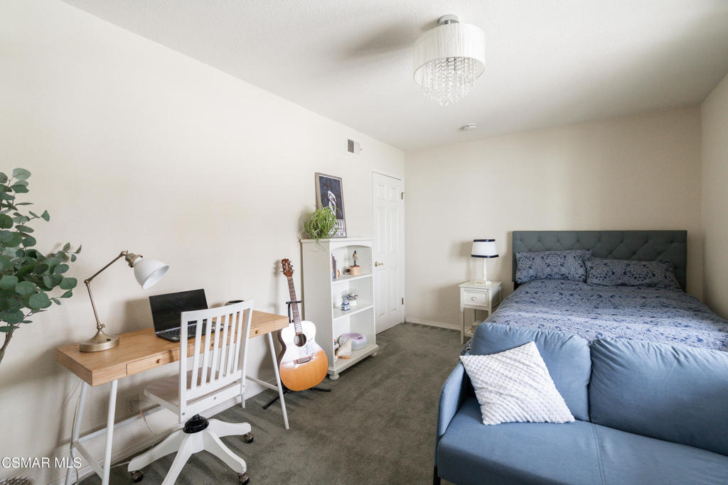 2362 Medina Avenue Simi Valley, CA 93063 - Photo 36 of 47