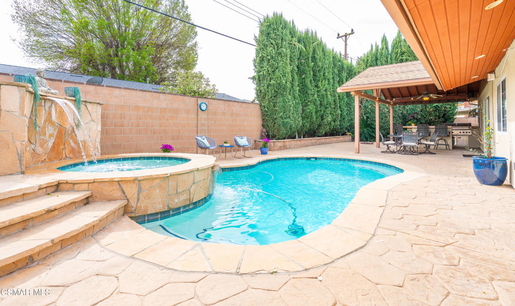 2362 Medina Avenue Simi Valley, CA 93063 - Photo 5 of 47