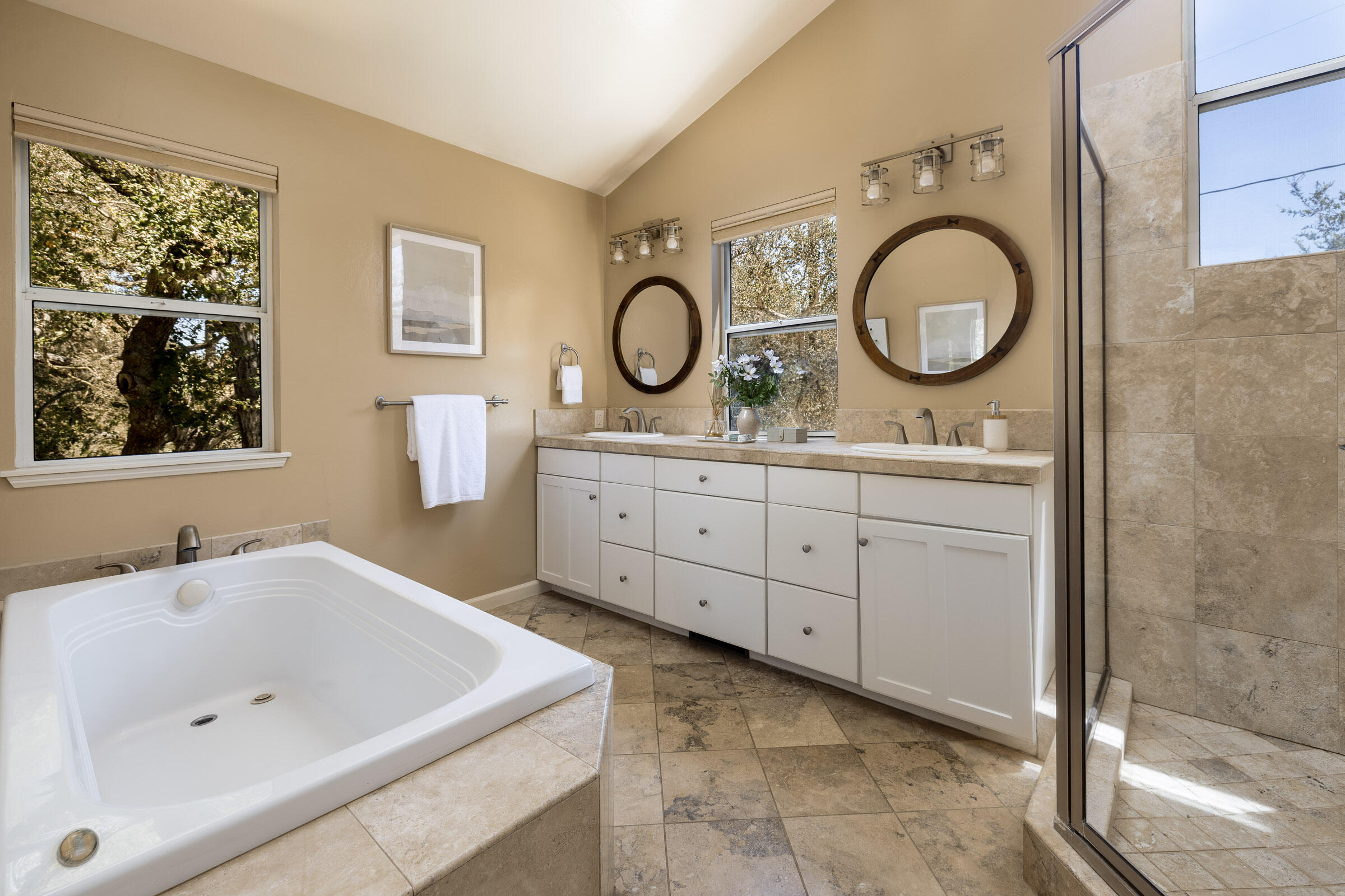 1352 Manitou Road Santa Barbara, CA 93101 - Photo 19 of 29 Primary bath