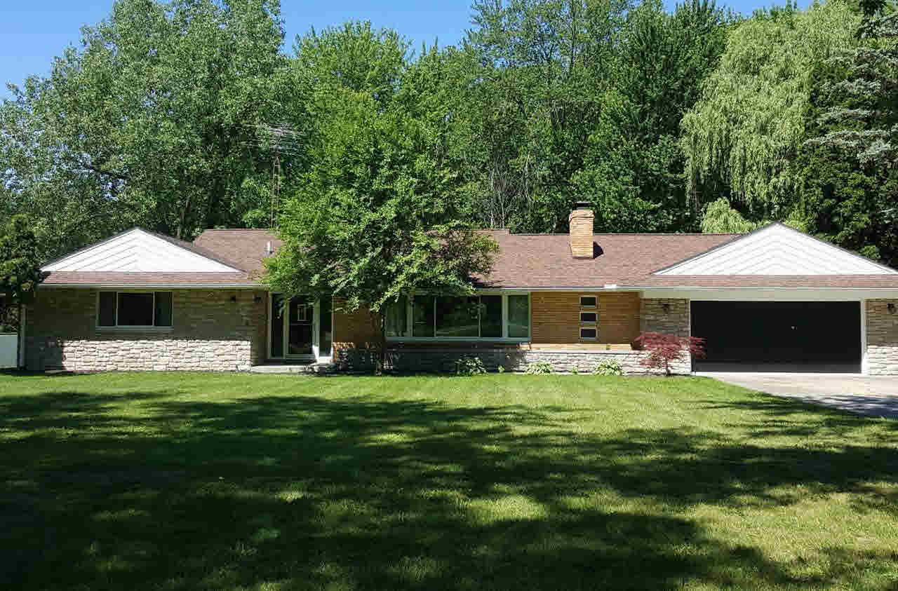5200 Howe Road Grand Blanc, MI 48439 - Photo 1 of 43 21242374.JPG
