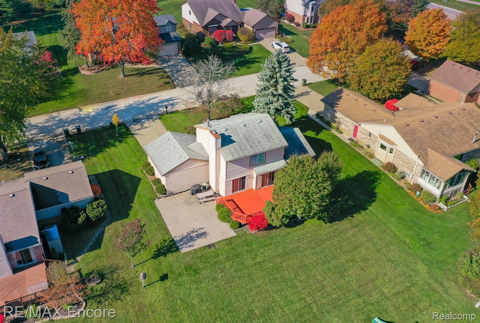 2025 Avonstoke Road Rochester, MI 48307 - Photo 47 of 47 2025 Avonstroke-48.jpg