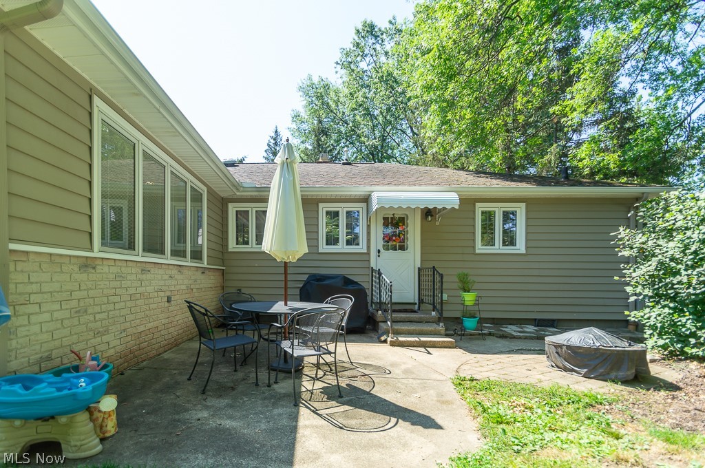 20790 Mastick Road Cleveland, OH 44126 - Photo 6 of 27 Private back yard.