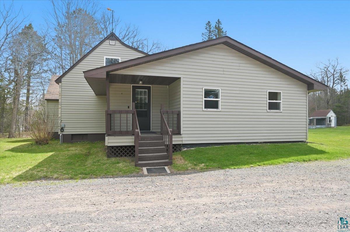 4304 East County Rd B Superior, WI 54880 - Photo 3 of 42