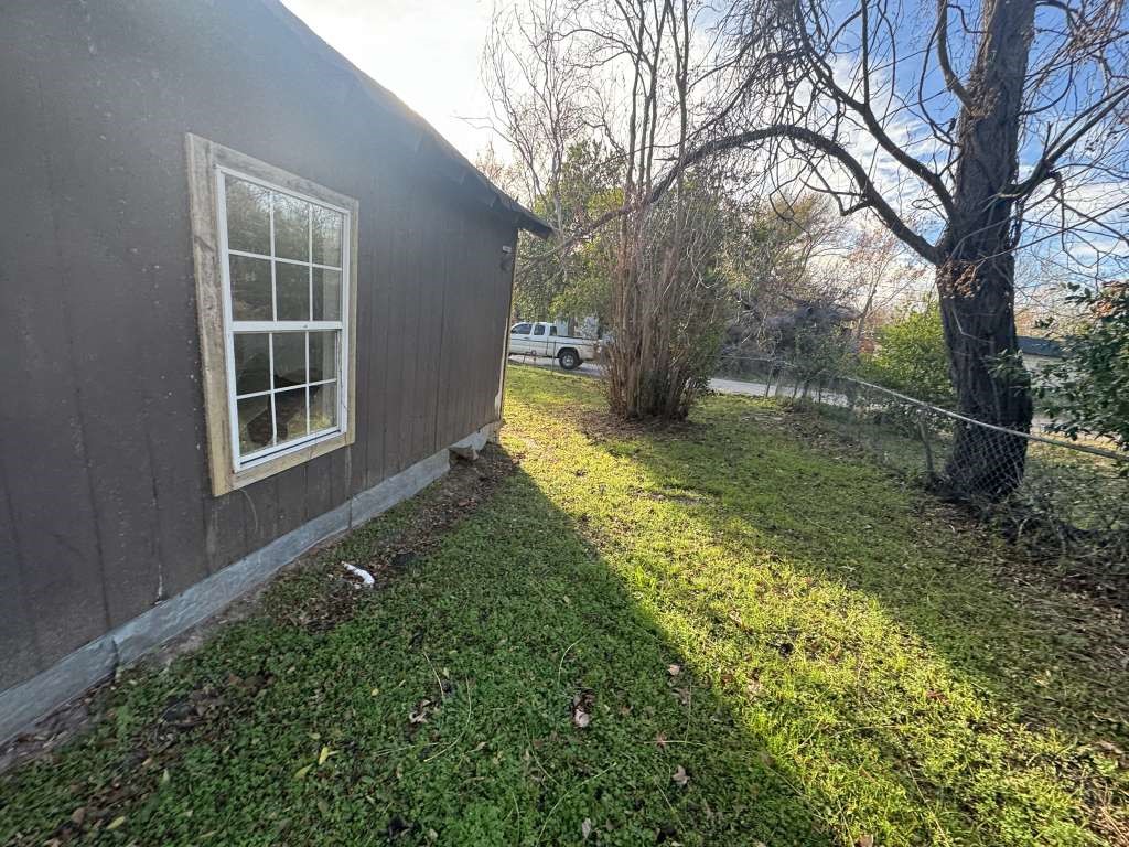 304 Callier Street Palestine, TX 75803 - Photo 11 of 13