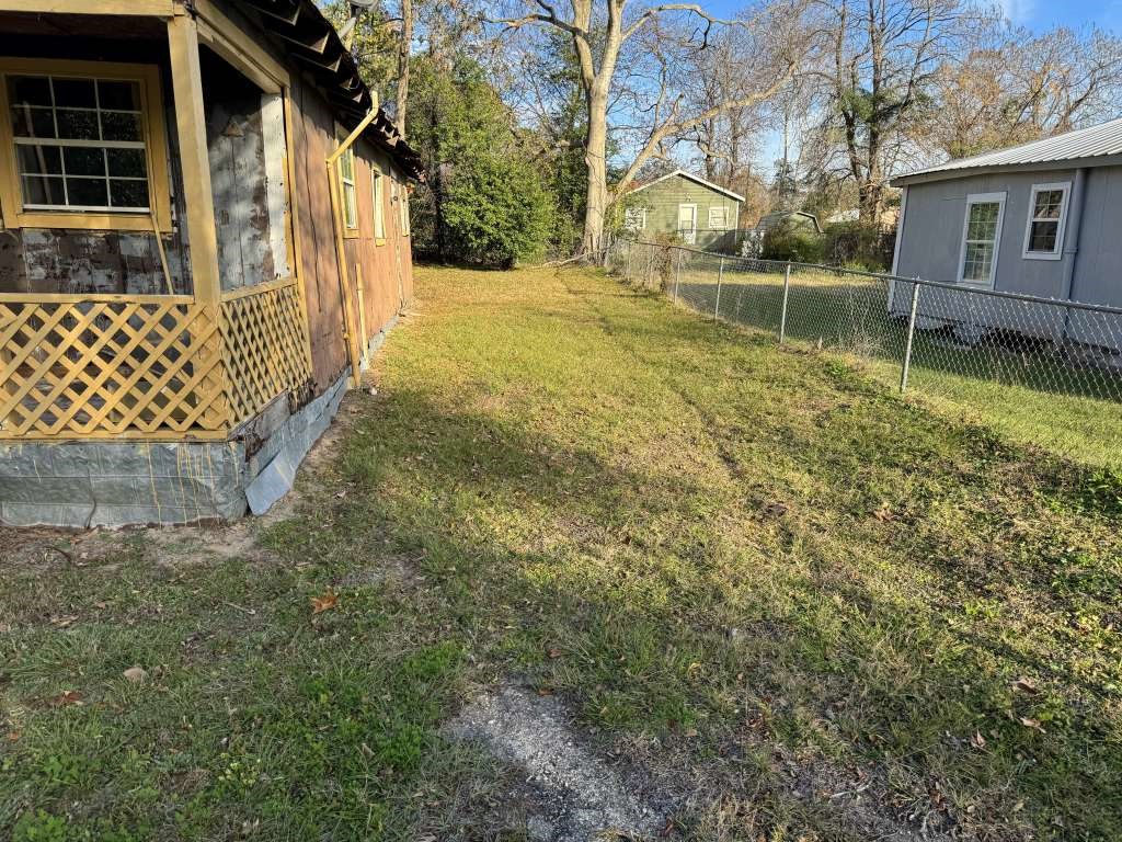 304 Callier Street Palestine, TX 75803 - Photo 4 of 13