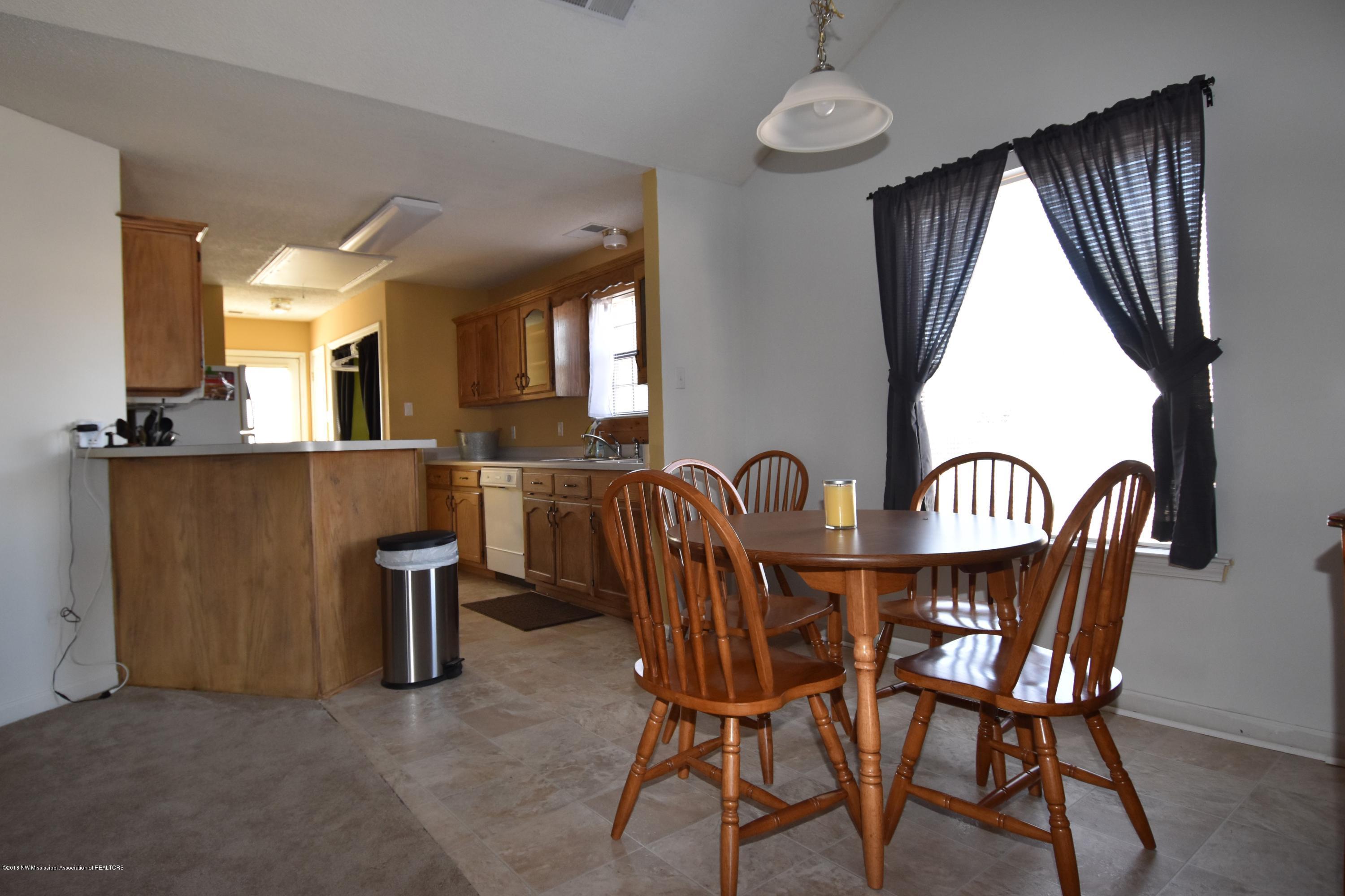 9739 Riggan Drive Olive Branch, MS 38654 - Photo 5 of 10 Kitchen View