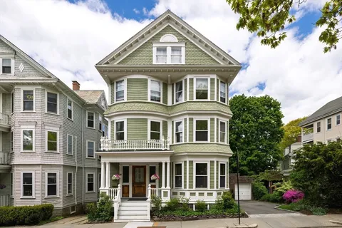$1,165,000 | 255 Walnut Street, Unit B, Brookline, MA 02445