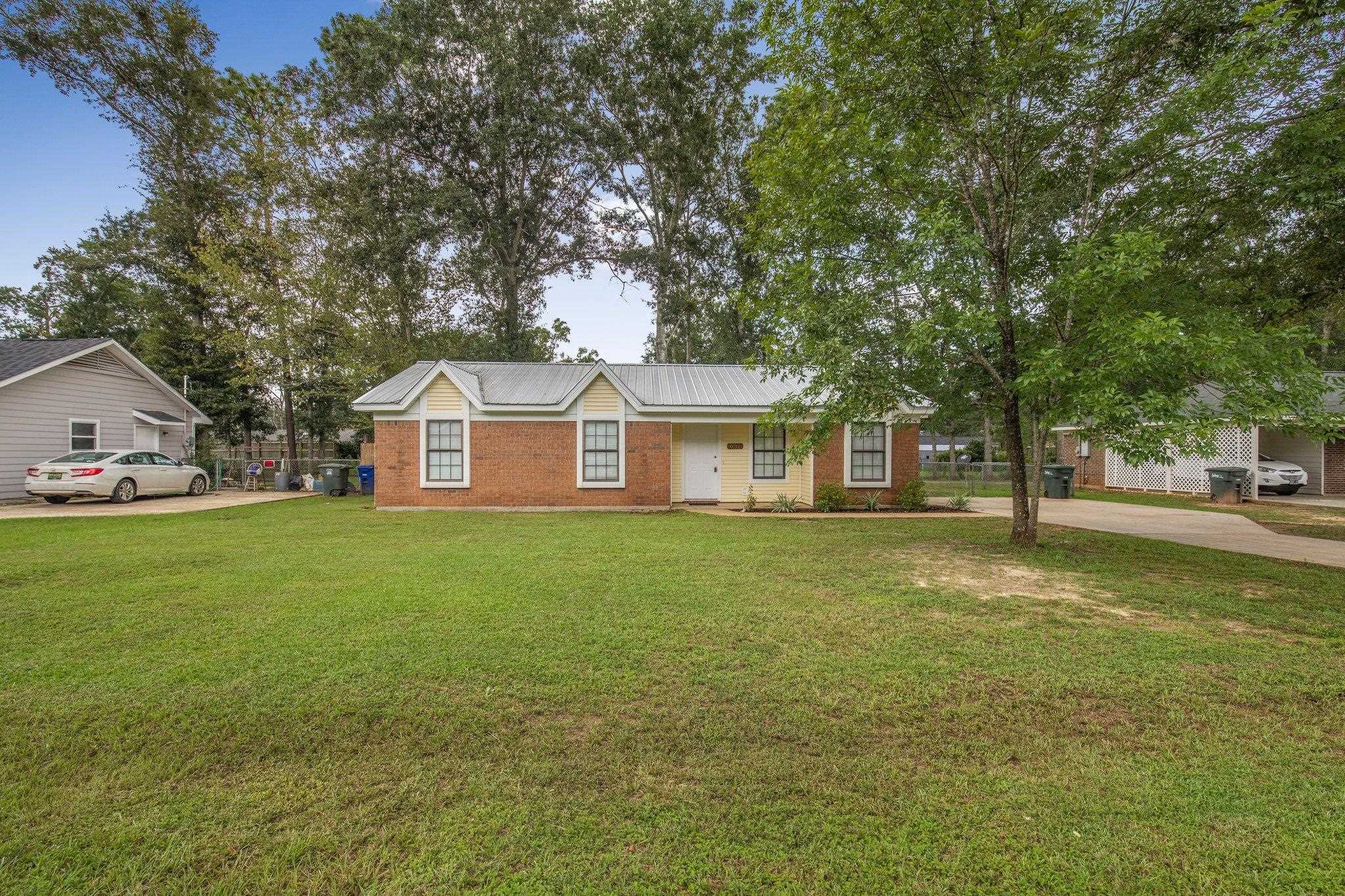 631 East Gate Circle Foley, AL 36535 - Photo 2 of 33