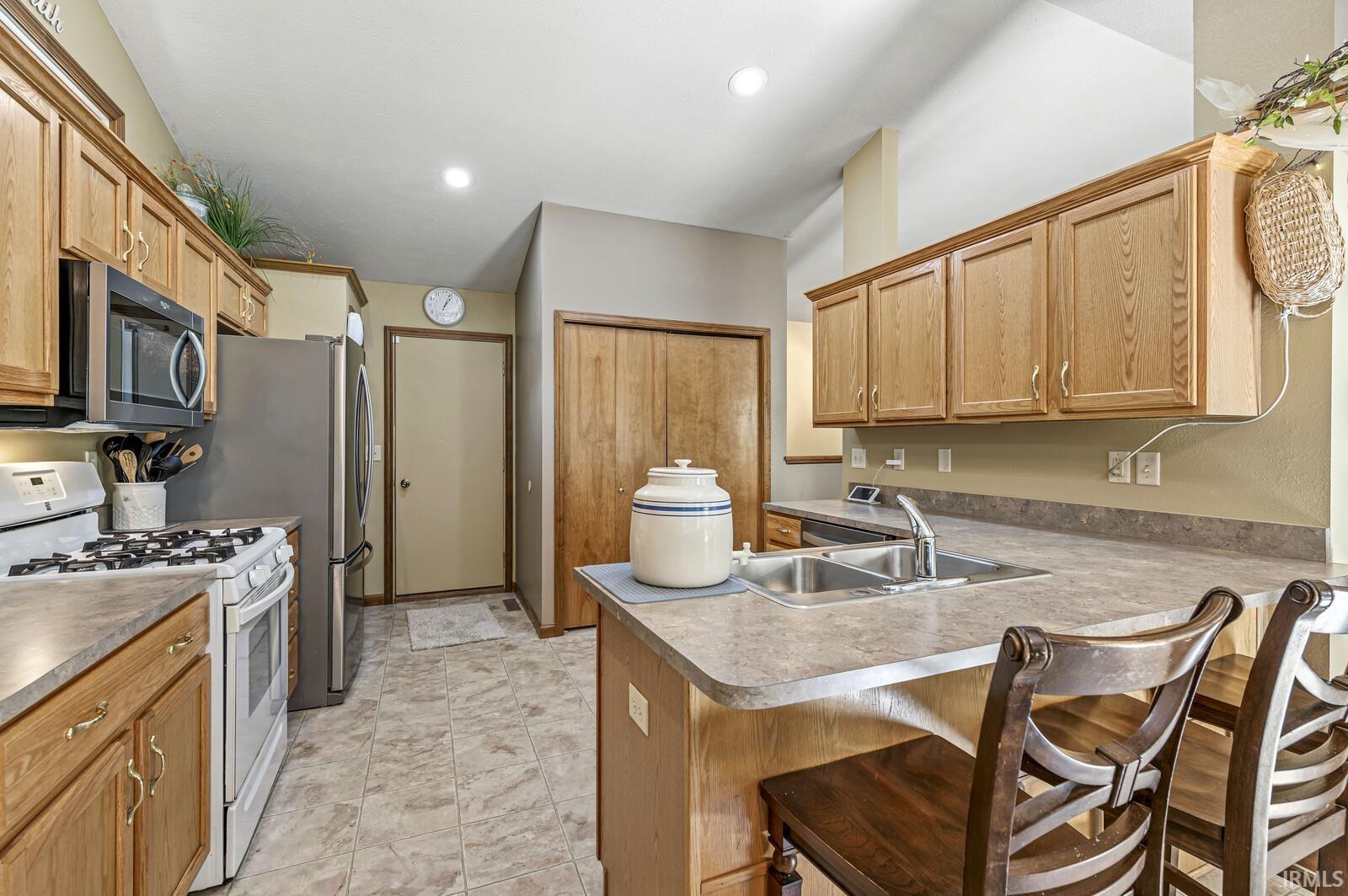30336 Wyndtree Boulevard Elkhart, IN 46516 - Photo 12 of 31