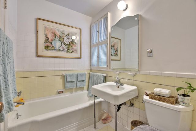 a sign that is on the side of the road