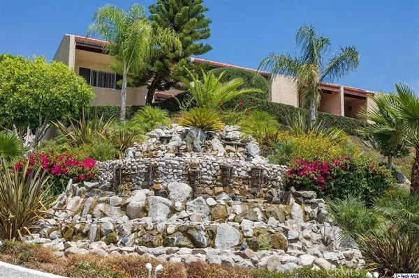 $4,300 | 9642 Vía Torino, Unit 132, Sun Valley, CA 91504