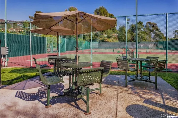 $4,300 | 9642 Vía Torino, Unit 132, Sun Valley, CA 91504