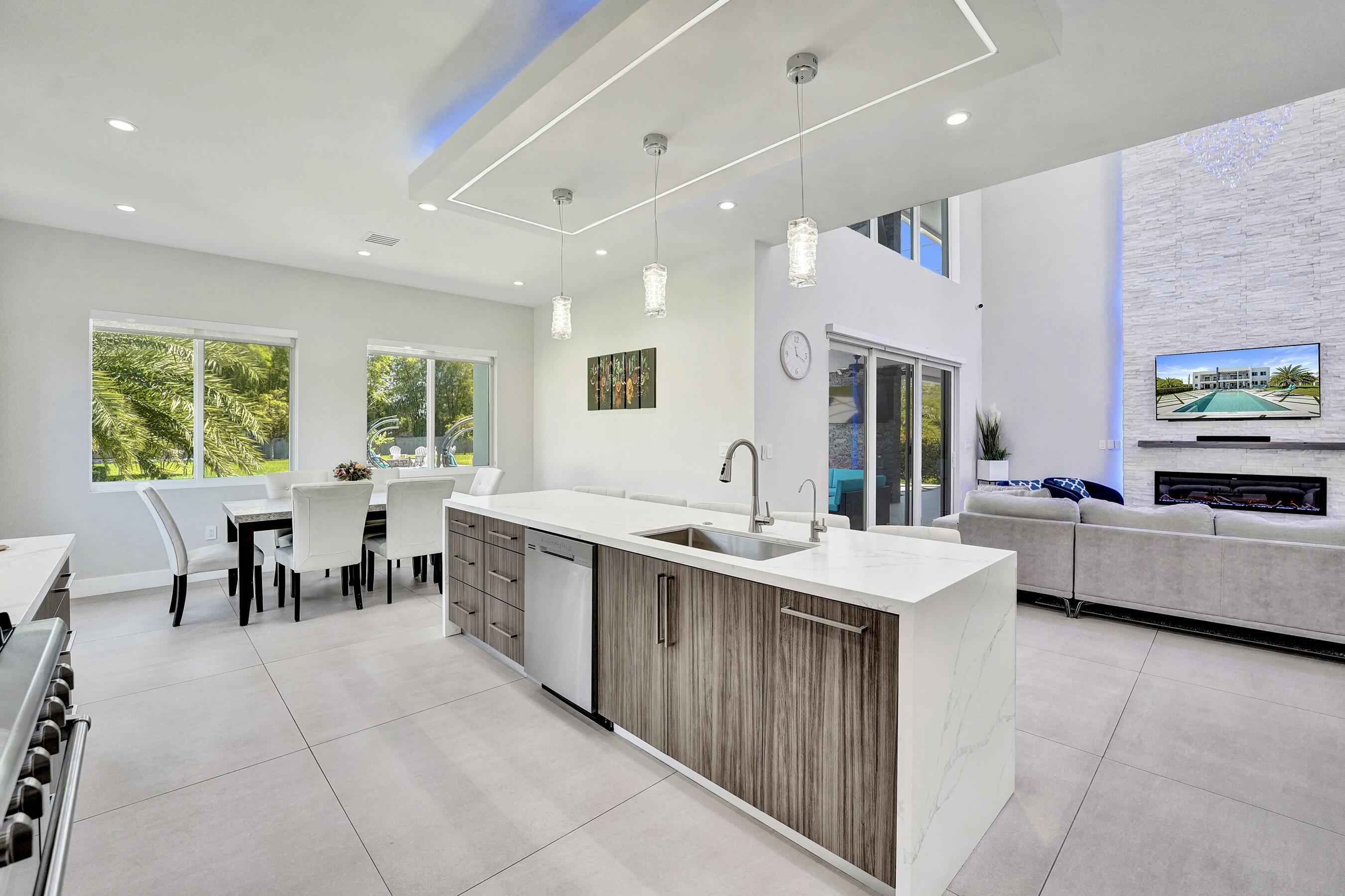 11201 Southwest 3rd Street Plantation, FL 33325 - Photo 16 of 79 Kitchen