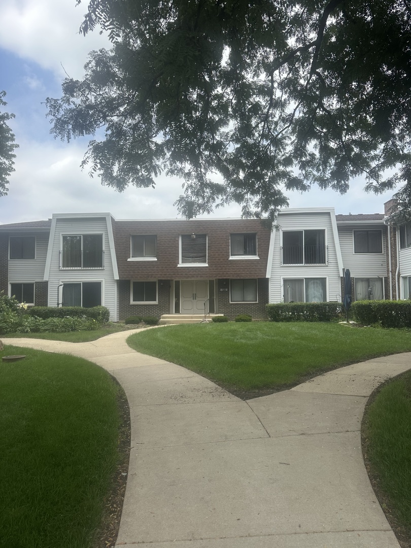2711 Hobson Road, Unit 2 Woodridge, IL 60517 - Photo 1 of 16 Gallery Image 1