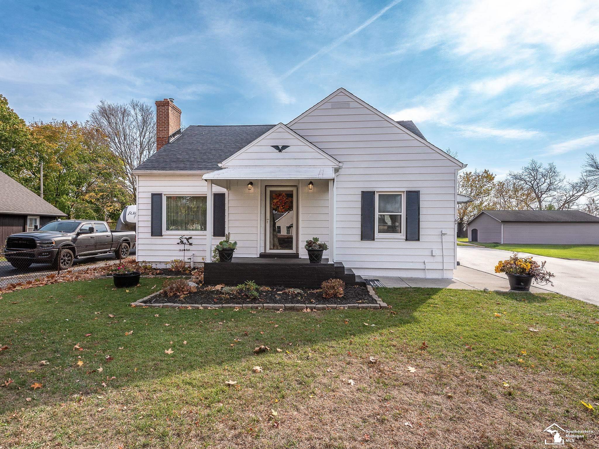 635 Riley Street Dundee, MI 48131 - Photo 1 of 33 50159769-d653ce2c-a5d7-4046-8f6c-a12113a60de6.JPG