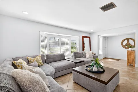 $550,000 | 1421 Southeast 31st Terrace, Cape Coral, FL 33904