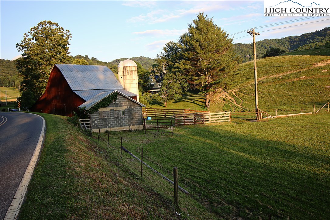 997 Bethel Road Sugar Grove, NC 28679 - Photo 33 of 40 Gallery Image 33