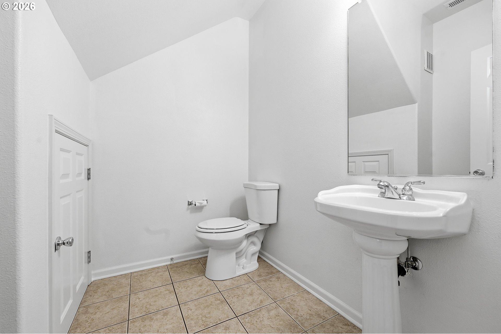 1680 Riley Lane Eugene, OR 97402 - Photo 18 of 42 Bathroom