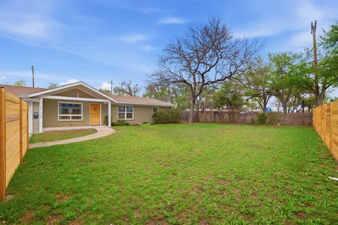 $450,000 | 5510 Manor Road, Unit A, Austin, TX 78723