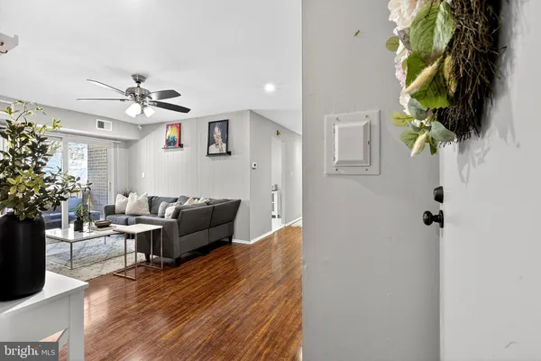 $115,000 | 433 Gov House Circle, Wilmington, DE 19809