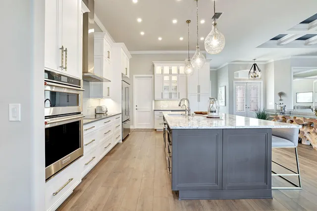 $3,250,000 | 820 Giralda Court, Marco Island, FL 34145