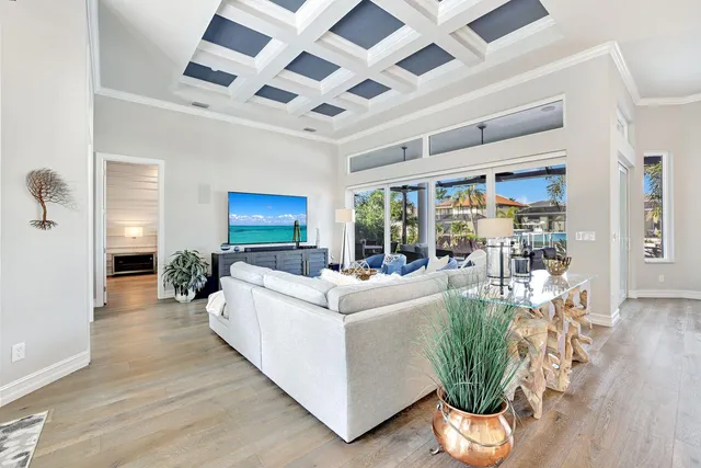 $3,250,000 | 820 Giralda Court, Marco Island, FL 34145