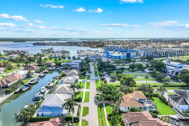 $3,250,000 | 820 Giralda Court, Marco Island, FL 34145
