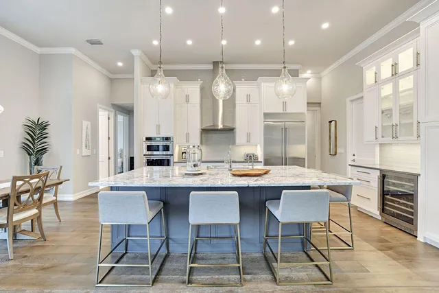 $3,250,000 | 820 Giralda Court, Marco Island, FL 34145