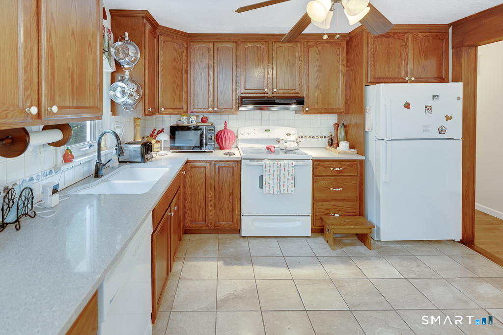 24 Joe Williams Road East Haddam, CT 06469 - Photo 8 of 38