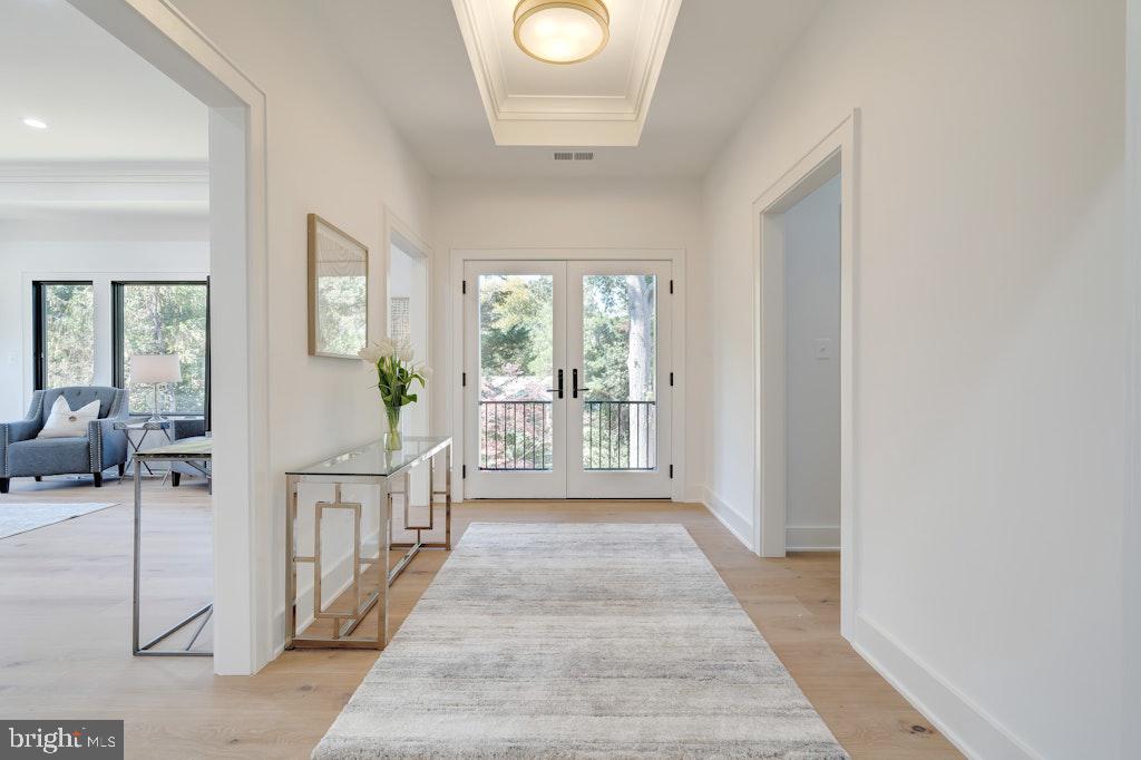 5225 Little Falls Road Arlington, VA 22207 - Photo 29 of 60 a view of a living room and window