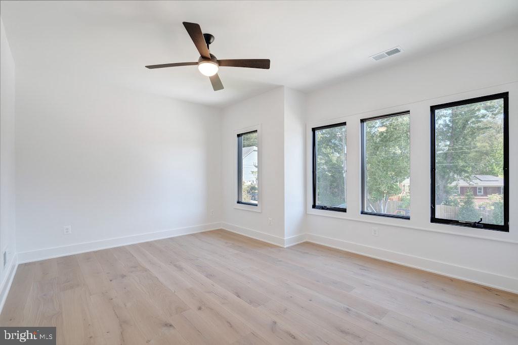 5225 Little Falls Road Arlington, VA 22207 - Photo 41 of 60 a view of an empty room with a window