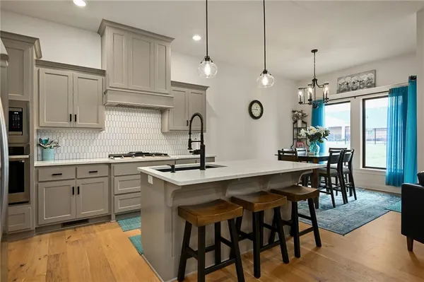 $550,000 | 1845 Falcon Court, Kearney, MO 64060