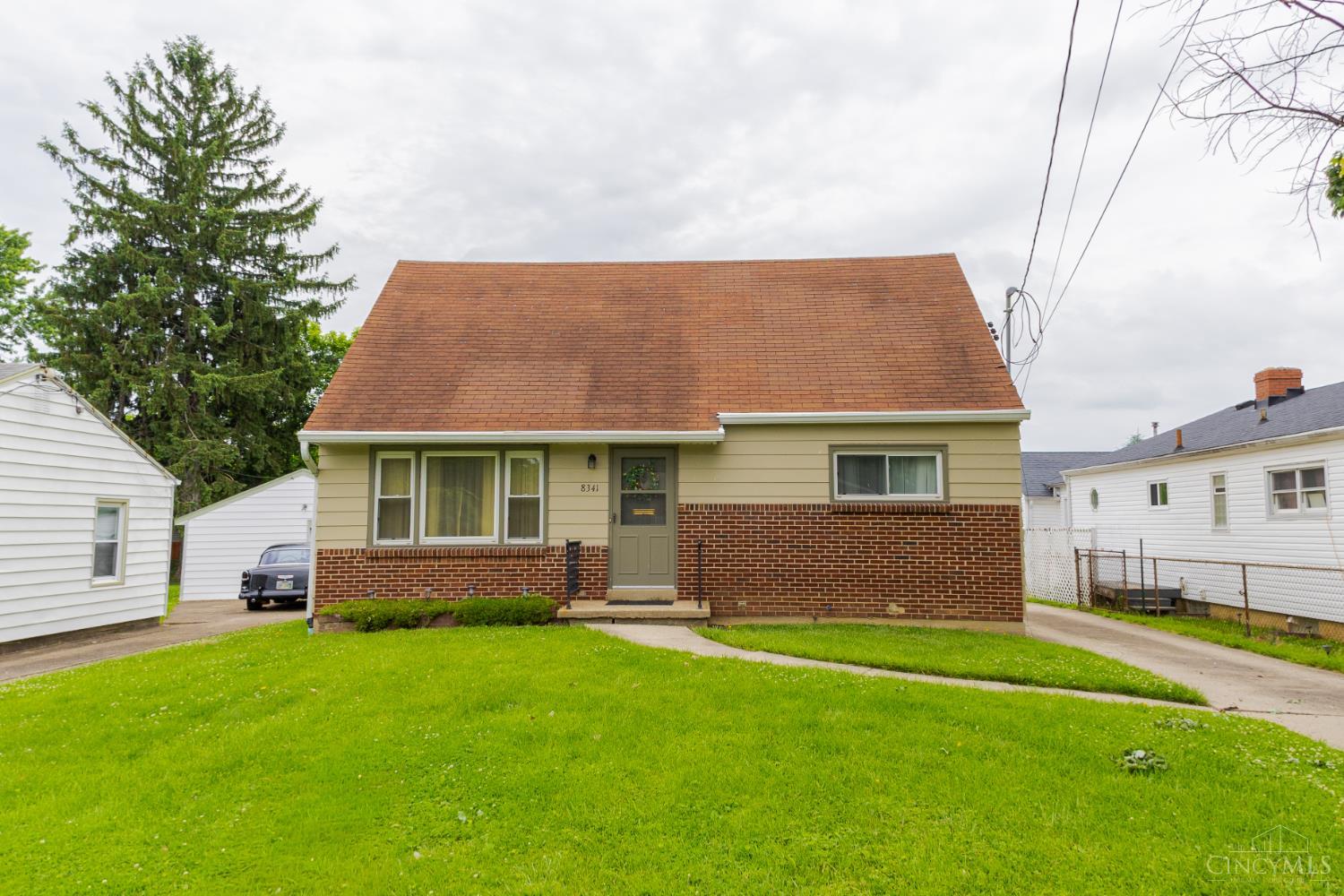 8341 Pippin Road Cincinnati, OH 45239 - Photo 1 of 26