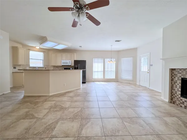 $2,300 | 4723 Silverlake Drive, Sugar Land, TX 77479