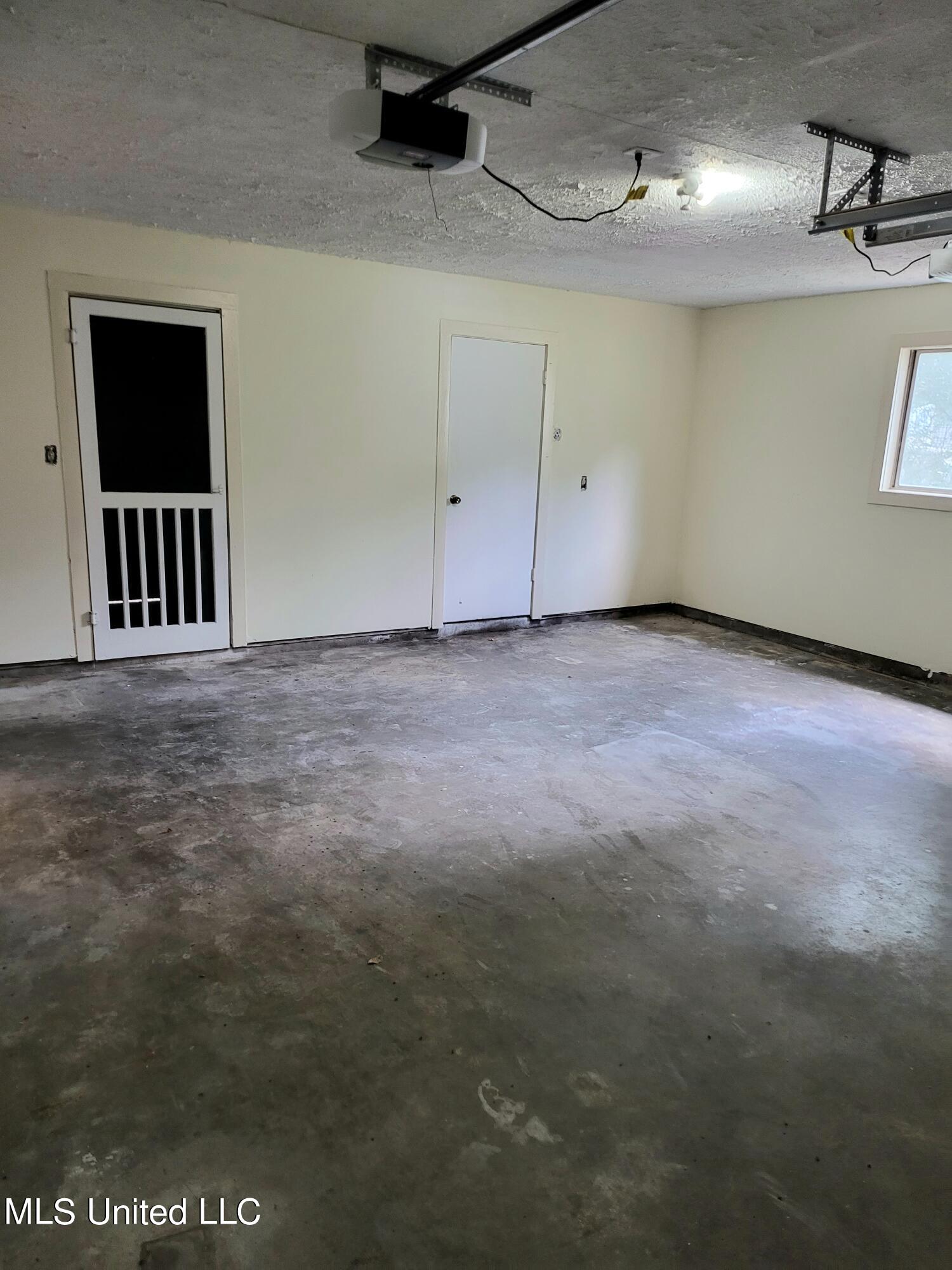 331 Barnes Street Jackson, MS 39206 - Photo 10 of 13 20230825_141457