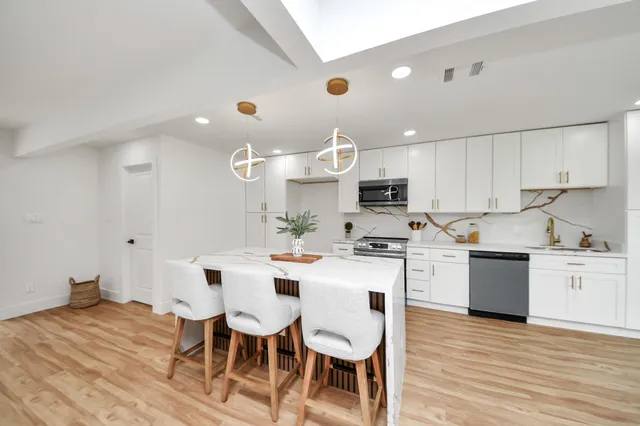 $4,500 | 6249 Locke Lane, Houston, TX 77057