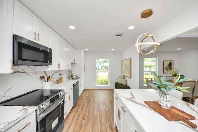 $4,500 | 6249 Locke Lane, Houston, TX 77057