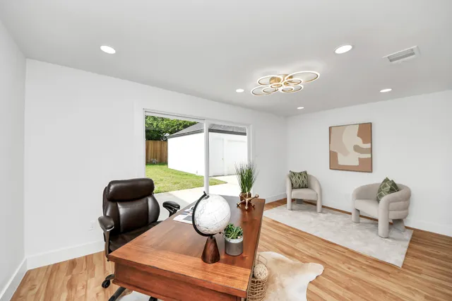 $4,500 | 6249 Locke Lane, Houston, TX 77057