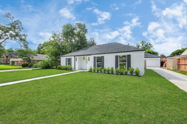 $4,500 | 6249 Locke Lane, Houston, TX 77057