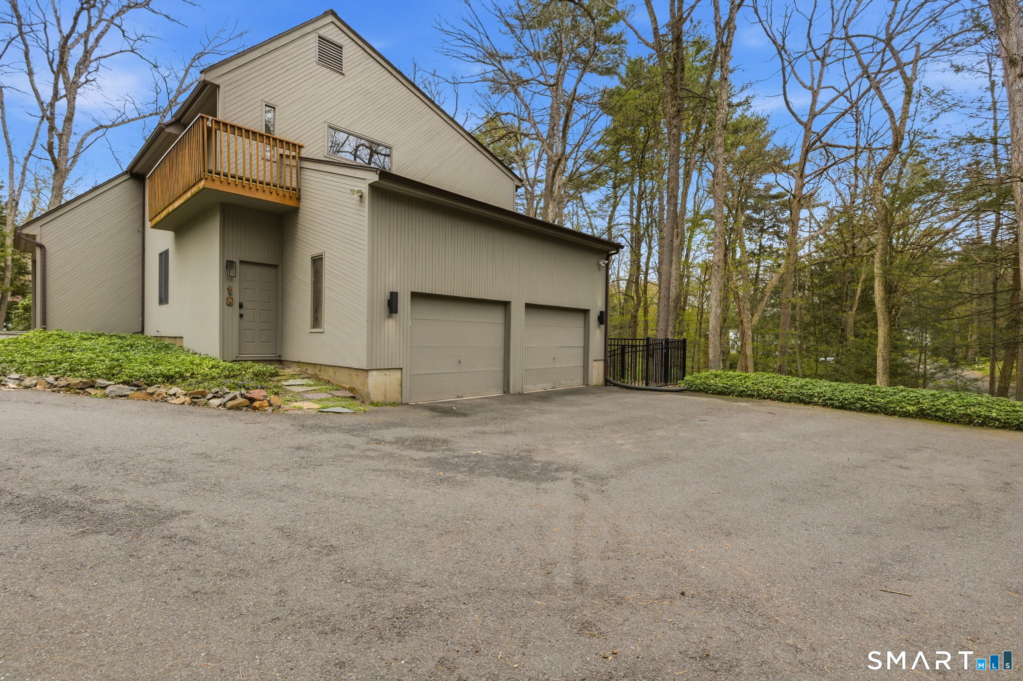 18 High Ridge Drive Granby, CT 06035 - Photo 5 of 40