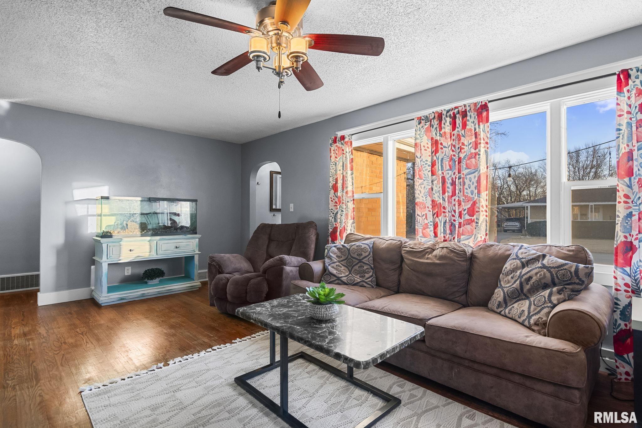 53 Rosaria Road Springfield, IL 62702 - Photo 4 of 34