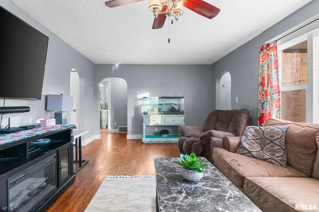 $130,000 | 53 Rosaria Road, Springfield, IL 62702